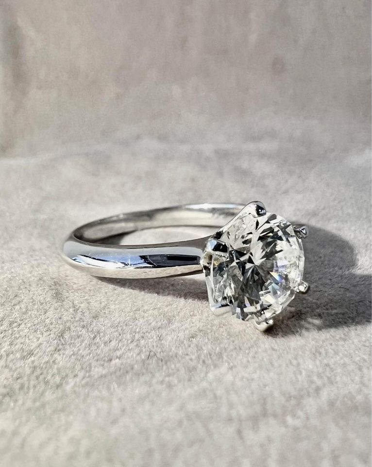 Platinum Moissanite Round D/VVS2 Ladies Engagement Ring