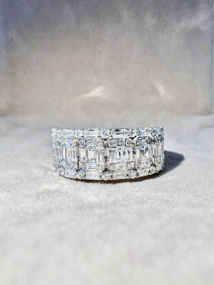 18ct White Gold Natural Diamond Ladies Dress Ring TDW 2.65ct DR10 Atlas Jewellers 18ct White Gold Natural Diamond Ladies Dress Ring TDW 2.65ct DR10 Atlas Jewellers