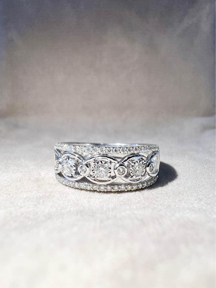 18ct White Gold Natural Diamond Ladies Dress Ring TDW 0.33ct DR13 Atlas Jewellers 18ct White Gold Natural Diamond Ladies Dress Ring TDW 0.33ct DR13 Atlas Jewellers